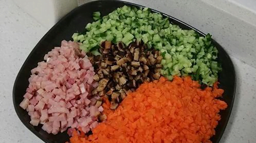 小朋友最喜歡的肉松飯團(tuán),簡(jiǎn)單好做,三步輕松搞定,好吃不膩